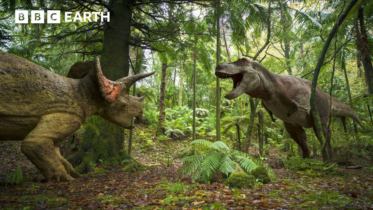 Close-up artistic reconstruction of T. rex — 2017 studies (Bell et al.) revealed that the T. rex snout and lips were covered in keratin scales, dismissing the always-exposed-teeth view popularized by cinema.
